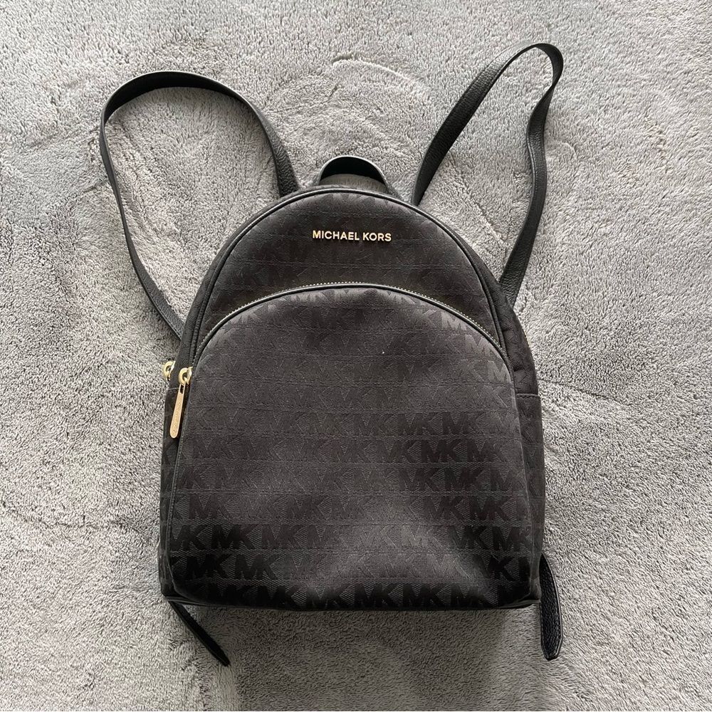 Abbey Medium Logo Michael Kors Backpack